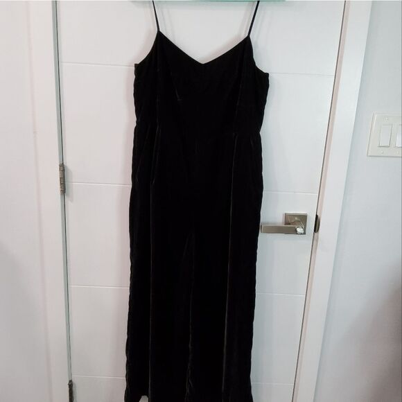 J.Crew Black Crop Velvet Jumpsuit Size 10 - Picture 5 of 15